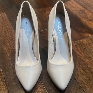 Aldo Women's Elegant Cream Heels